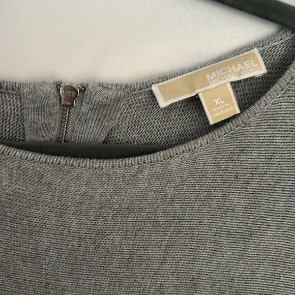 Light gray Michael Kors high low oversized sweater size xl - Picture 3 of 6